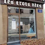 Au Thiernois شقة