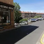 Au Thiernois شقة *